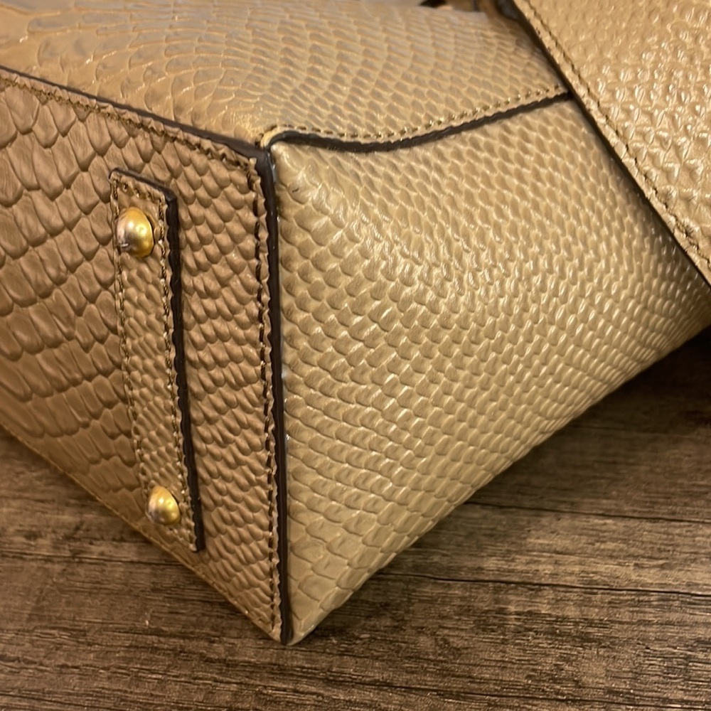 Dooney & Bourke Brynn tote.​​ - Picture 8 of 15